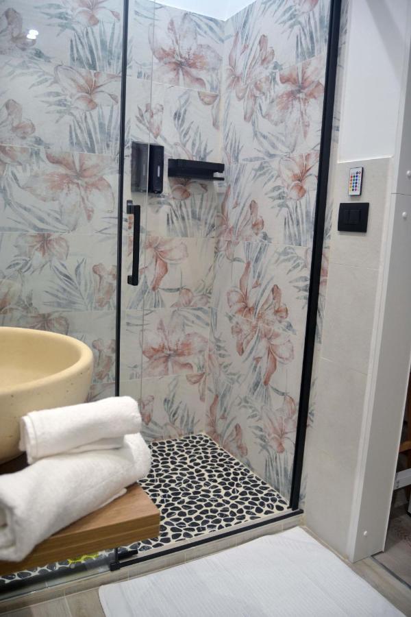 Room&Chiaia Napoli Ngoại thất bức ảnh