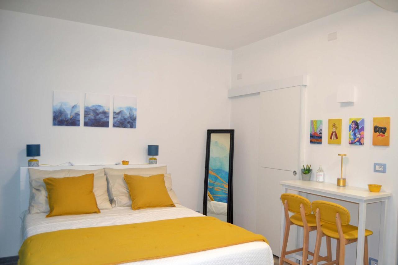 Room&Chiaia Napoli Ngoại thất bức ảnh