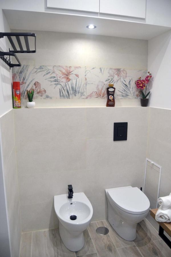 Room&Chiaia Napoli Ngoại thất bức ảnh
